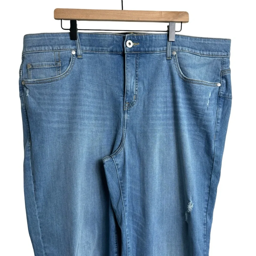 TORRID Bombshell straight distressed light blue size 24 tall New with Tags